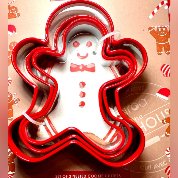 Set of 3 Christmas Nested Gingerbread Men Red Metal Cookie Cutters - Picture 6 of 6
